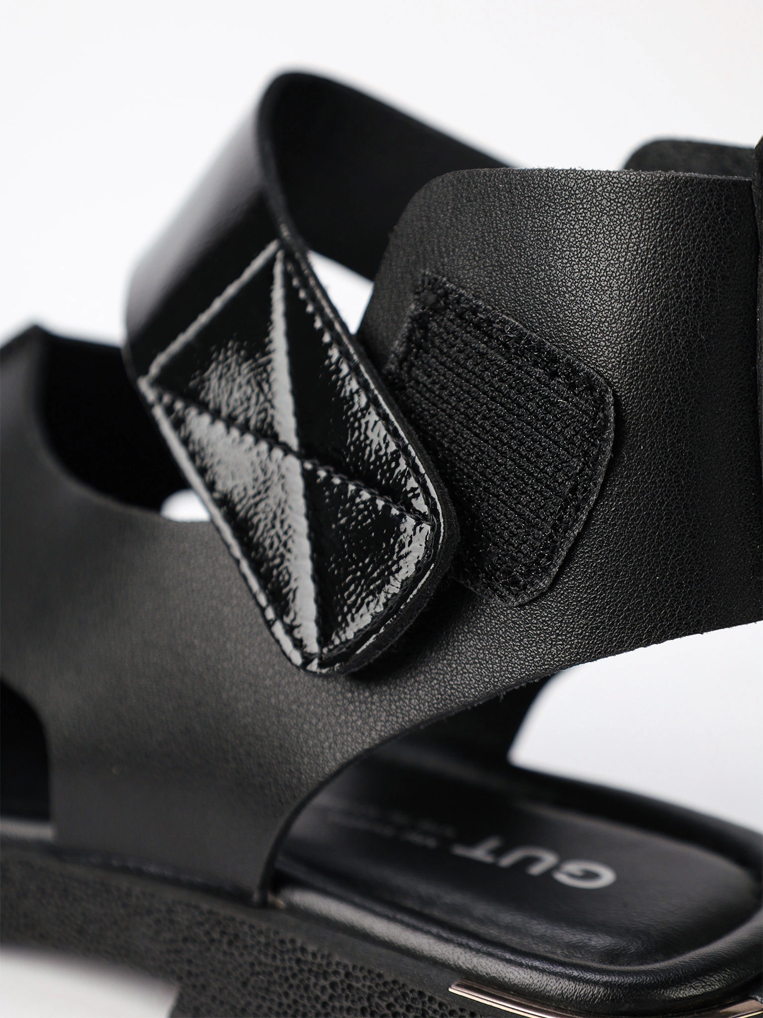 Босоножки из натуральной кожи чёрного цвета